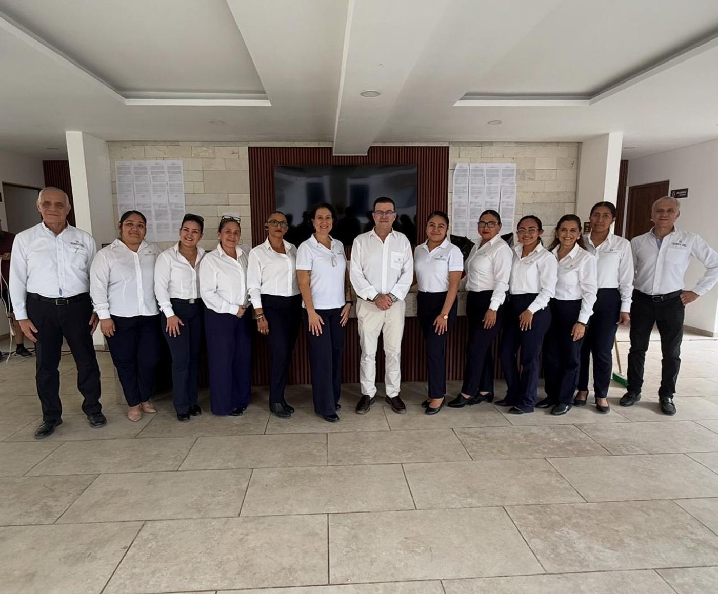 El equipo de colaboradores de Michaus y Camhi